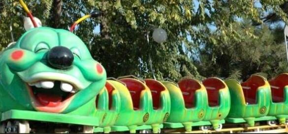 兒童游樂(lè)設(shè)備