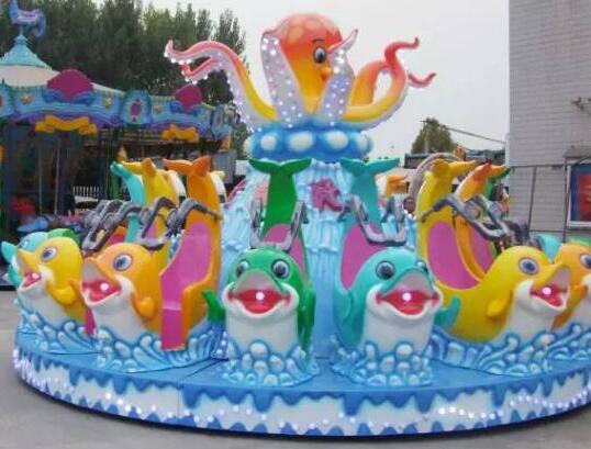 新型游樂設(shè)備實(shí)拍