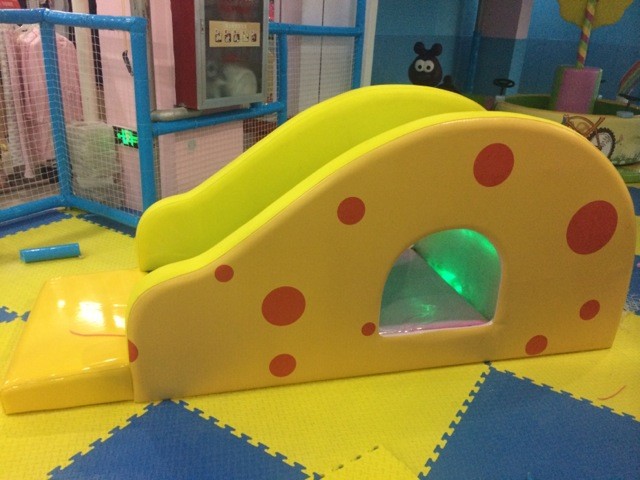 兒童樂園淘氣堡 游樂設(shè)備廠家，淘氣堡配件，室內(nèi)游樂設(shè)備，拆裝淘氣堡，電動淘氣堡。
