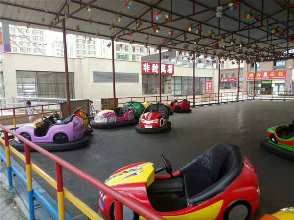 公園雙人碰碰車