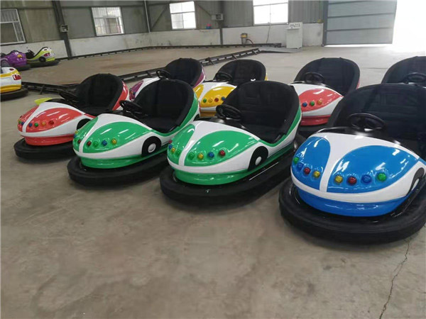 公園雙人碰碰車