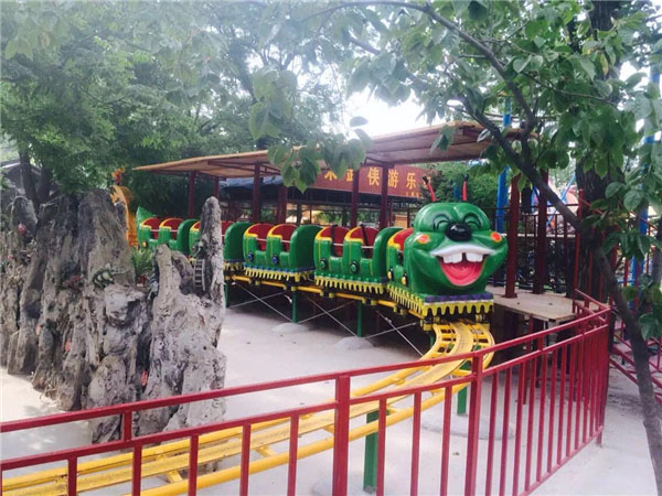 滑行龍游樂設(shè)備