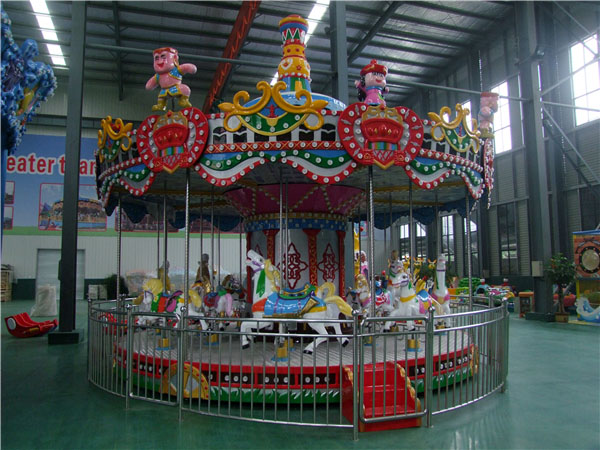 廣場(chǎng)豪華轉(zhuǎn)馬